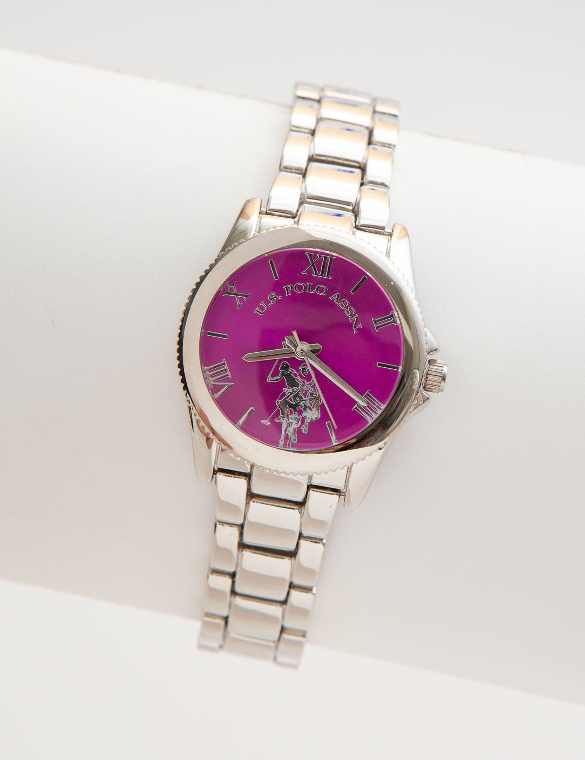 Women's Silver-Tone Bracelet Watch – Elegant & Stylish Timepiece