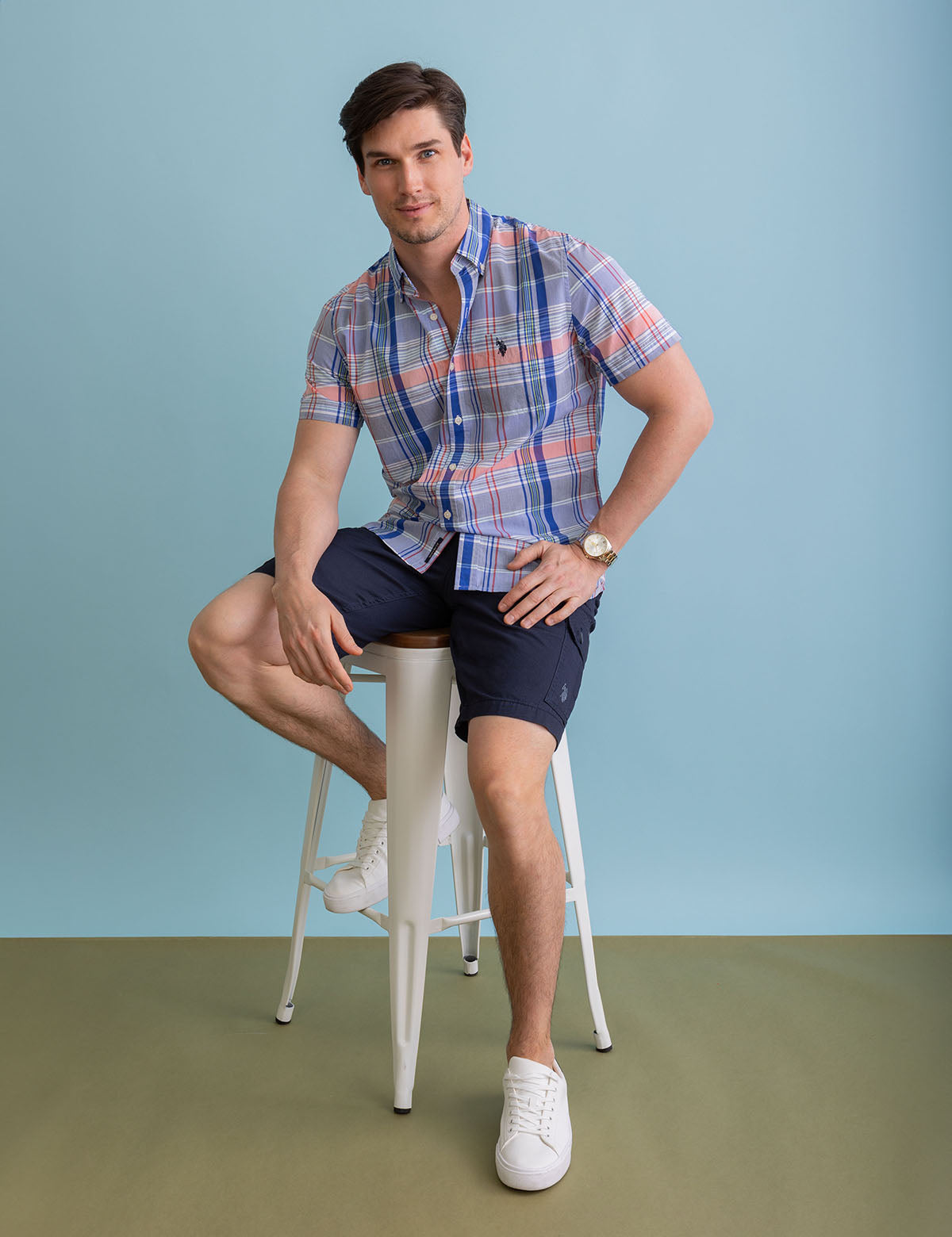 Plaid Short Sleeve Shirt with Chest Pocket - Casual Woven Top