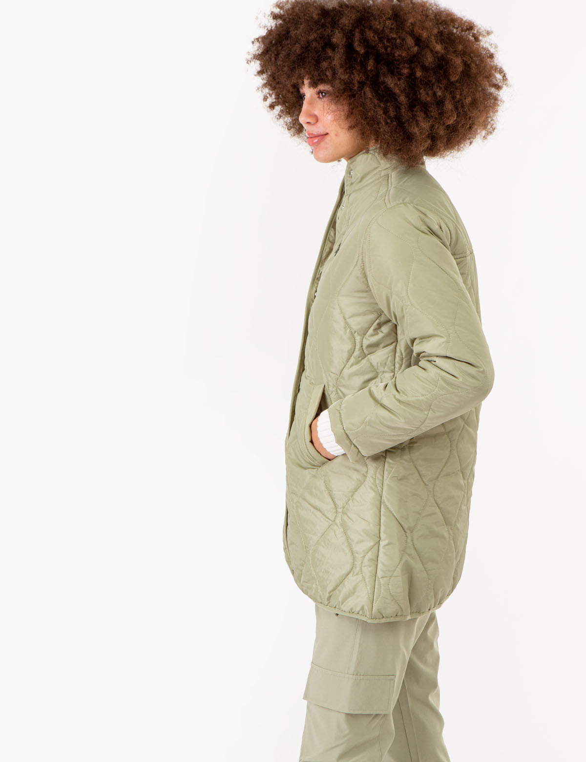 Quilted Snap Jacket – Stylish Outerwear for Women & Men