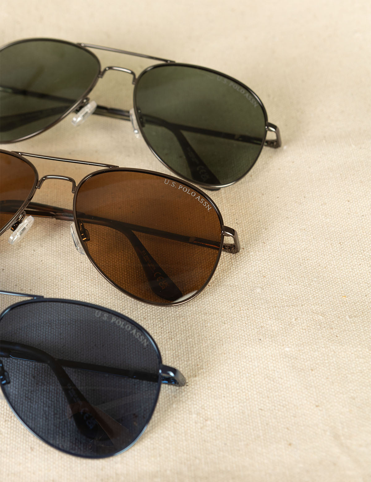 Men's Polarized Aviator Sunglasses with UV400 Protection